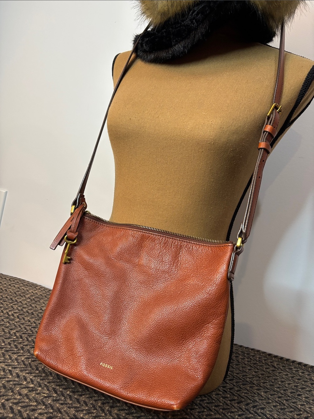 Fossil Brown Leather Pebbled Crossbody Bag with Adjustable Strap